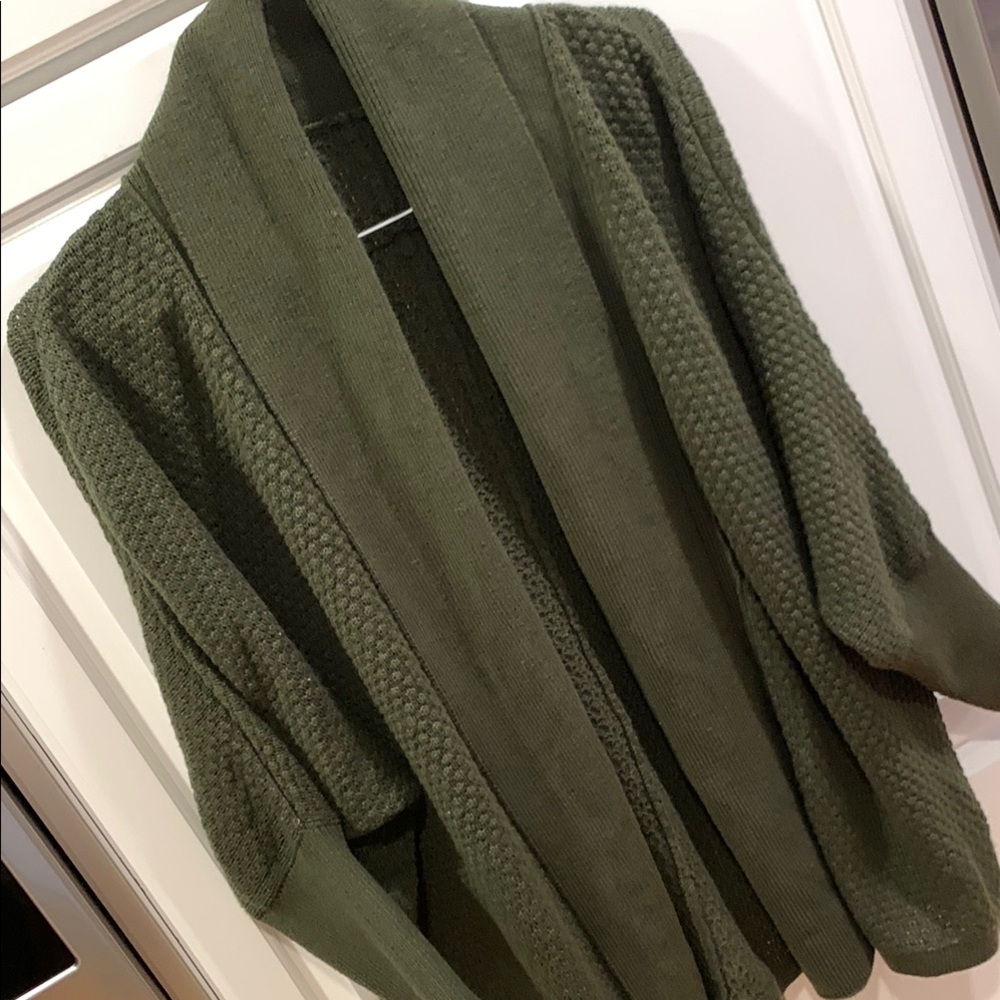 BloomChic Green Chunky Knit Cardigan. Size 14-16